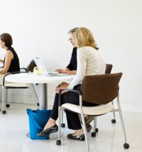 与Live和Live Cafe合作